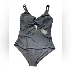DACI women’s plus size 18W black one piece swimsuit NWT